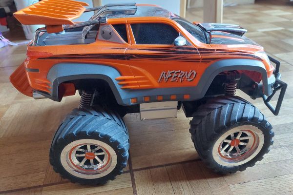 Ferngesteuertes Auto Carrera RC Inferno