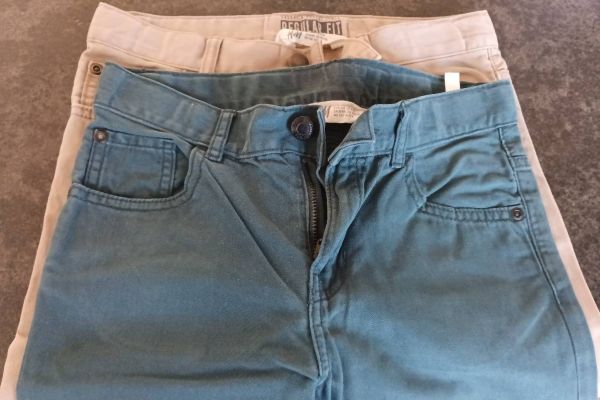 H&M-'regular-fit'- Jeanshosen, 2 Farben Groesse 8/9