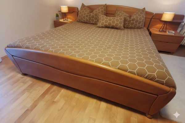 Bett komplett inkl. Nachtkasten