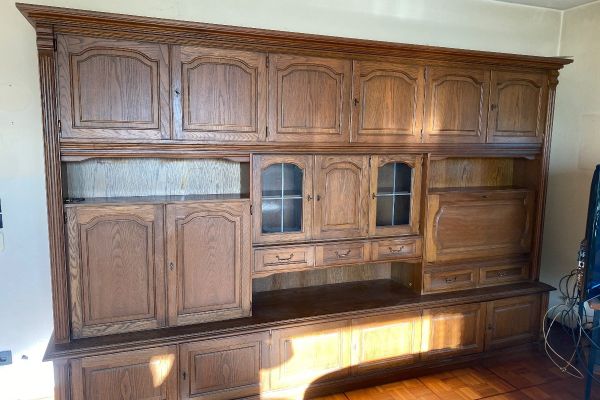 Großer Wohnzimmerschrank aus Eiche – Vintage aus den 60er–70er Jahren