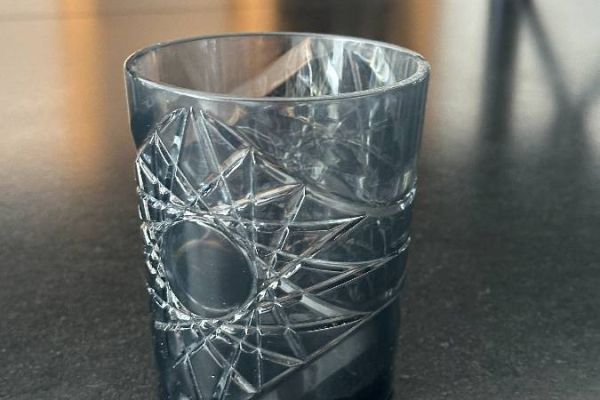 Hochwertige Design-Plastikgläser – 20 Stück