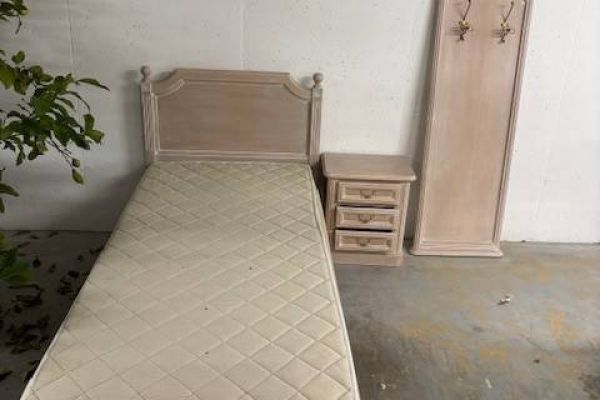 Stilmöbel Einzelzimmer