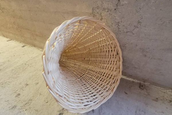 Neuer Pflanzkorb aus Weide/Nuovo cesto portapiante in vimini