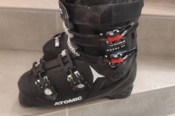 Skischuhe Atomic