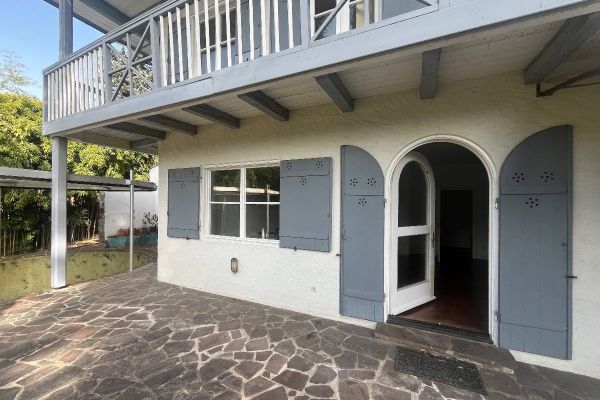 Fenster Fensterläden in taubenblau