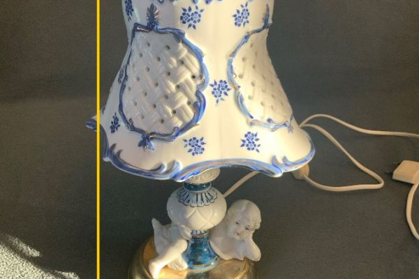 Porzellan Tischlampe mit Engel