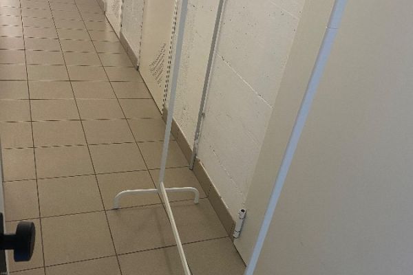 Kleiderstange Metall weiß