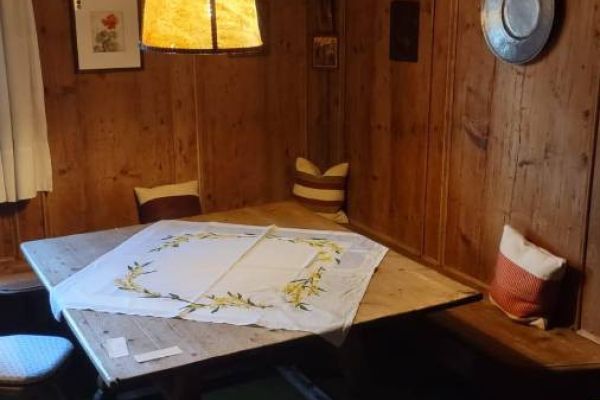 Historische Stube aus Fichtenholz