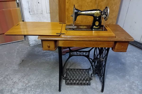 Macchine da cucire Singer degli anni 30 del '900