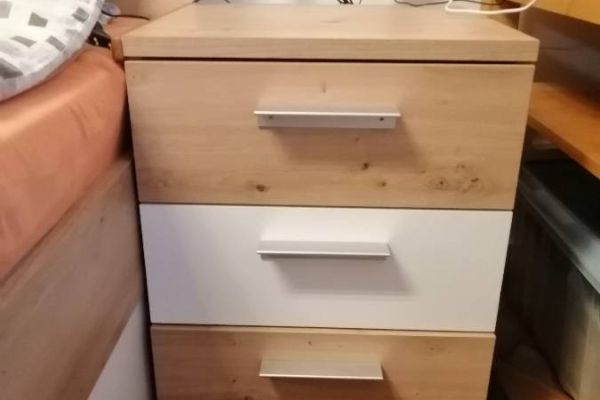 Schlafzimmer-Bettgarnitur (Bett, Kleiderschrank, Kommode)