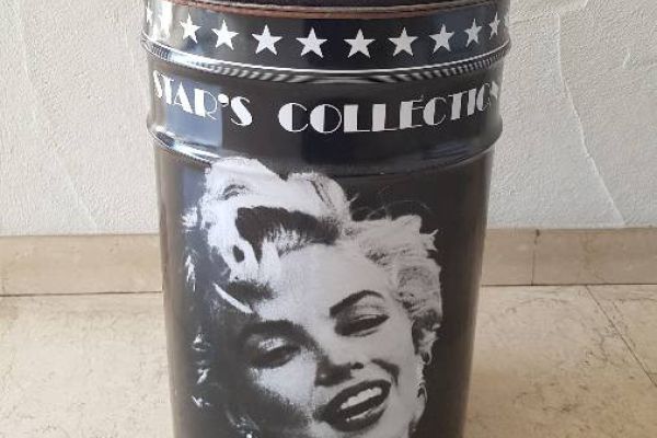 Hocker Marilyn Monroe in schwarz/weiß mit Kissen und Stauraum