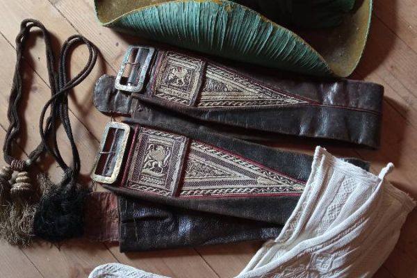 Antike Teile einer Tracht