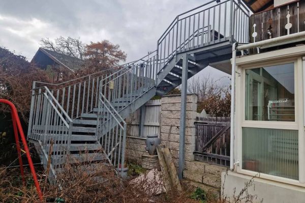 Eisentreppe verzinkt für Außenbereich