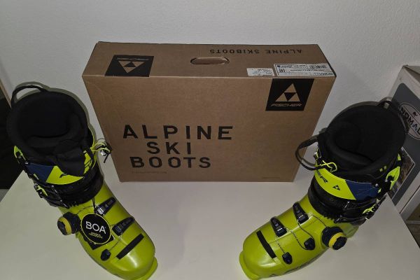 Neue Fischer RC4 Carbon Pro MV Boa Yellow Carbon