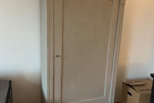 Antiker Holzschrank