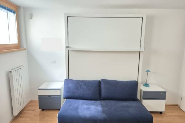 Klappsofa/-bett, Zimmereinrichtung. Spezialpreis wegen Platzbedarf