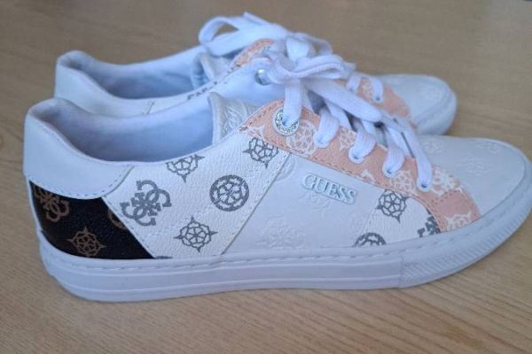 Schuhe Guess