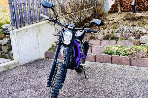 Sur-Ron Light Bee L1E (2021) – 4.200 km – viele Teile dabei