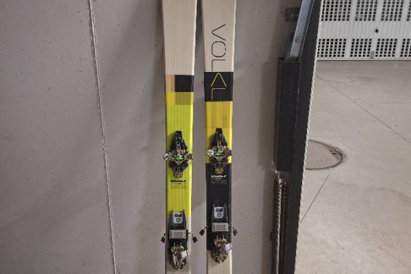 Tourenski Völkl 160 cm mit Dynafit Jubiläumsbindung+Felle