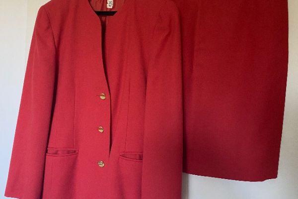 Damenanzugsjacke mit Rock