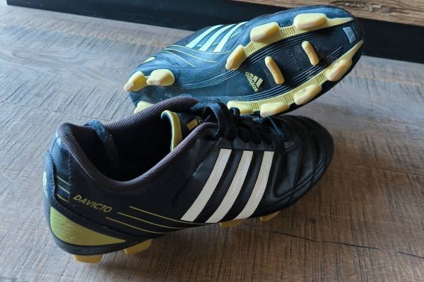 Fußballschuhe Gr. 8,5