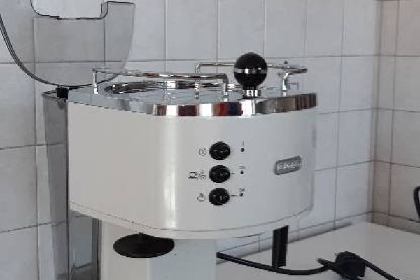 DeLonghi - Kaffemaschine