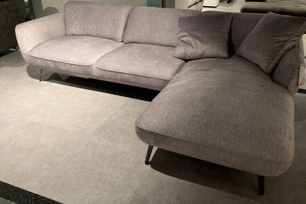 Neuwertige Couch / nie genutzt / mit Funktion