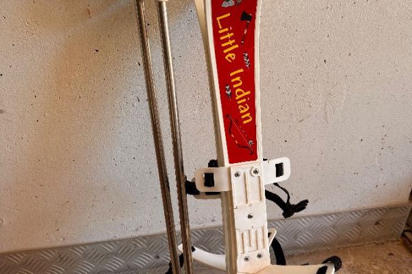 Kinderplastikski für normale Schuhe mit Stöcken