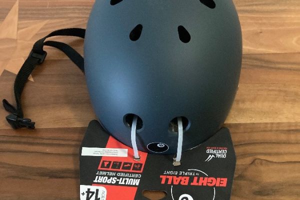 Helm Größe 55-58cm NEU