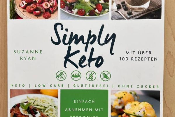 Simply Keto - Suzanne Ryan
