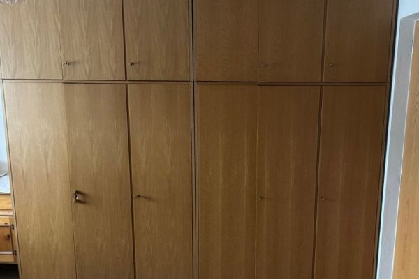 2 Kleiderschränke zu verschenken