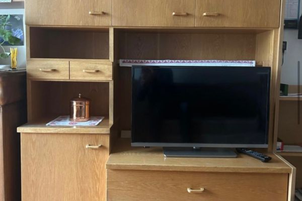 Wohnzimmerschrank zu verschenken