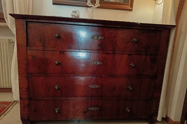 Kommode klassisch - zu verschenken