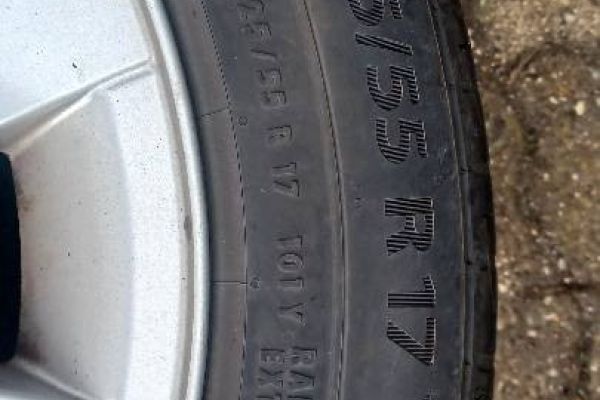 4 x Felgen mit Reifen