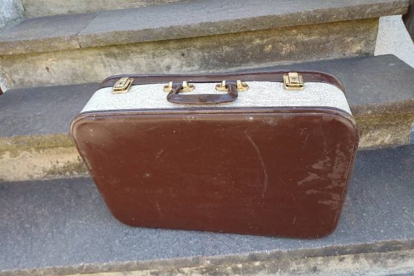 Alter antiker Koffer