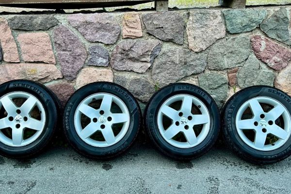 4 Original Felgen Peugeot 207