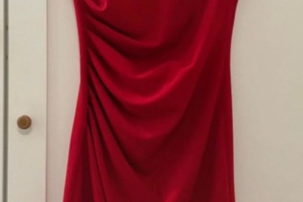 Rotes Kleid von Nuna Lie