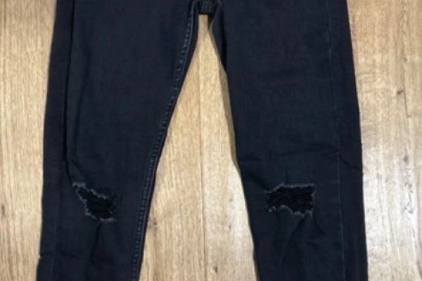 Schwarze Jeans Bershka