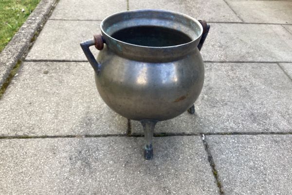 Alter Feuertopf aus einem Bauernhaus