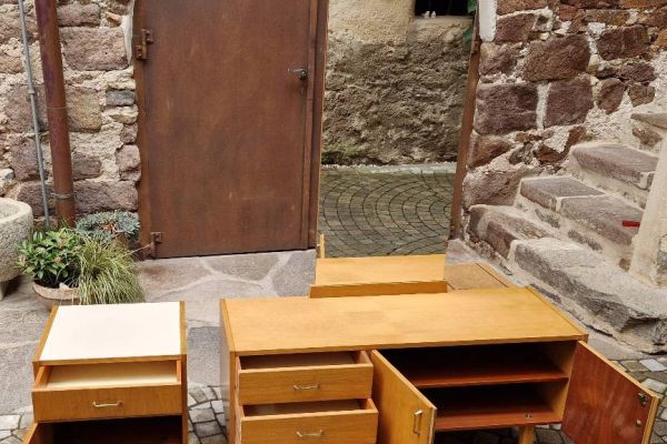 Nachtkästchen + Kommode mit Spiegel Vintage