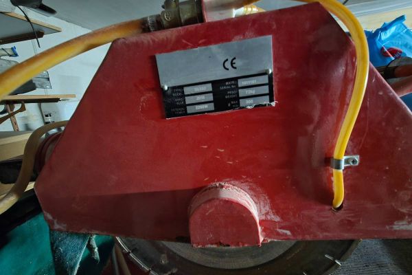 Steinschneidemaschiene