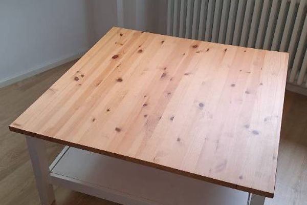 Wohnzimmertisch