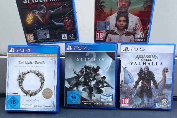 Playstation 4/5 Spiel teils Original Verpackt und komplett Neu