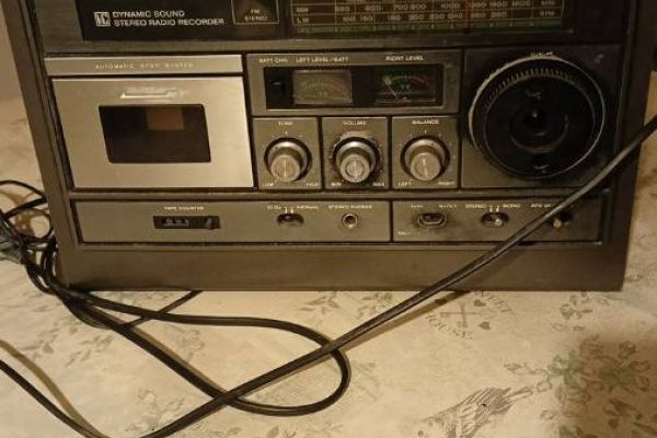 Verkaufe Altes Radio ca.70 bis80 Jahre alt
