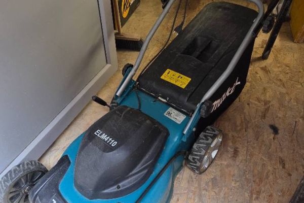 Rasenmäher Makita ELM 4110