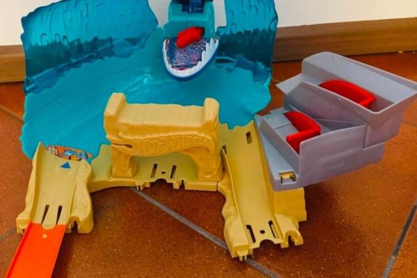 Hot Wheels City Shark Beach Battle