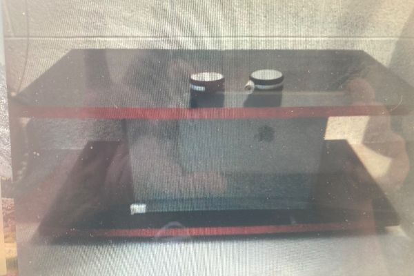 TV Tisch abzugeben