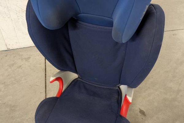 Britax Römer Kindersitz Kidfix SL