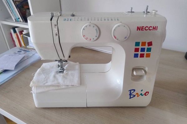 Nähmaschine Necchi Brio