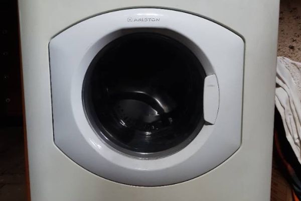 Waschmaschine Ariston mit Trockner